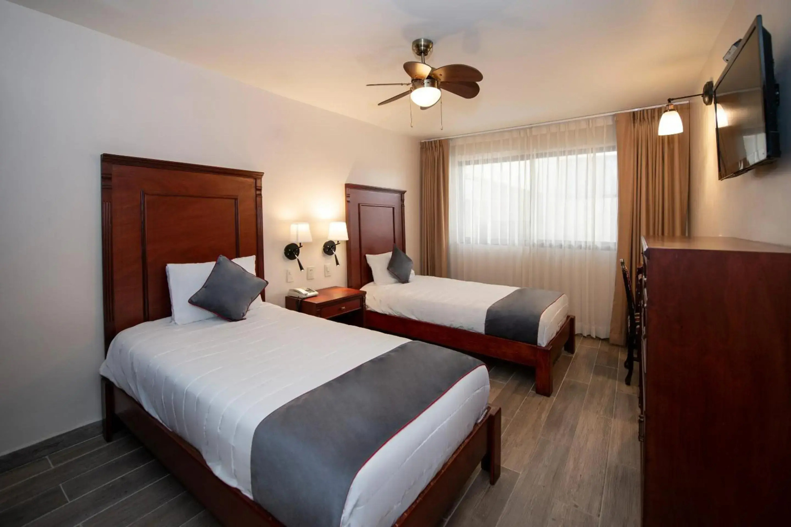 Photo - Hotel Senorial