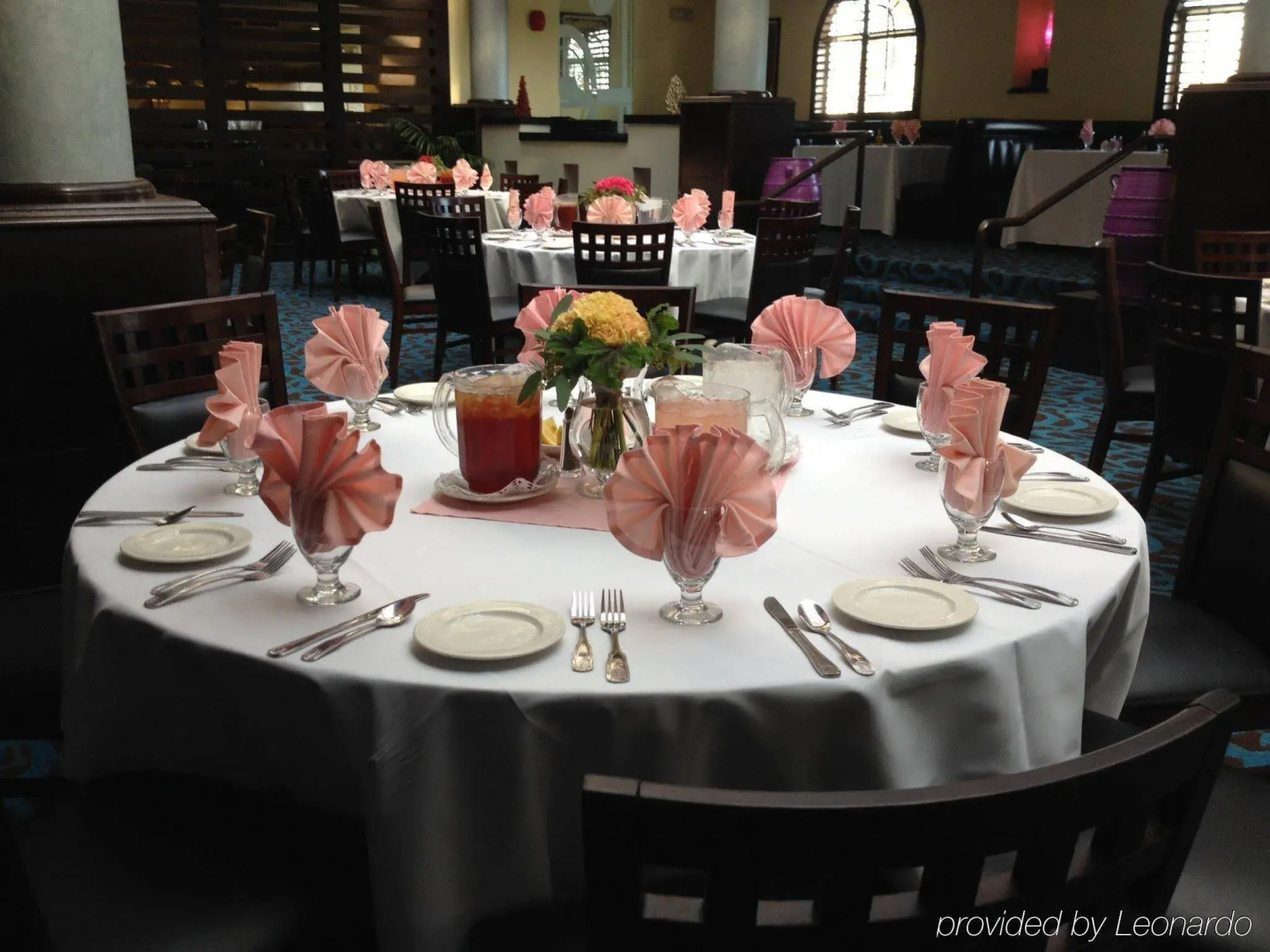 Foto - DoubleTree by Hilton Chatsworth