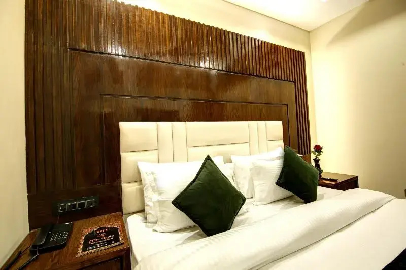 Photo - The Leena International-Near Connaught Place & New Delhi Railway Station