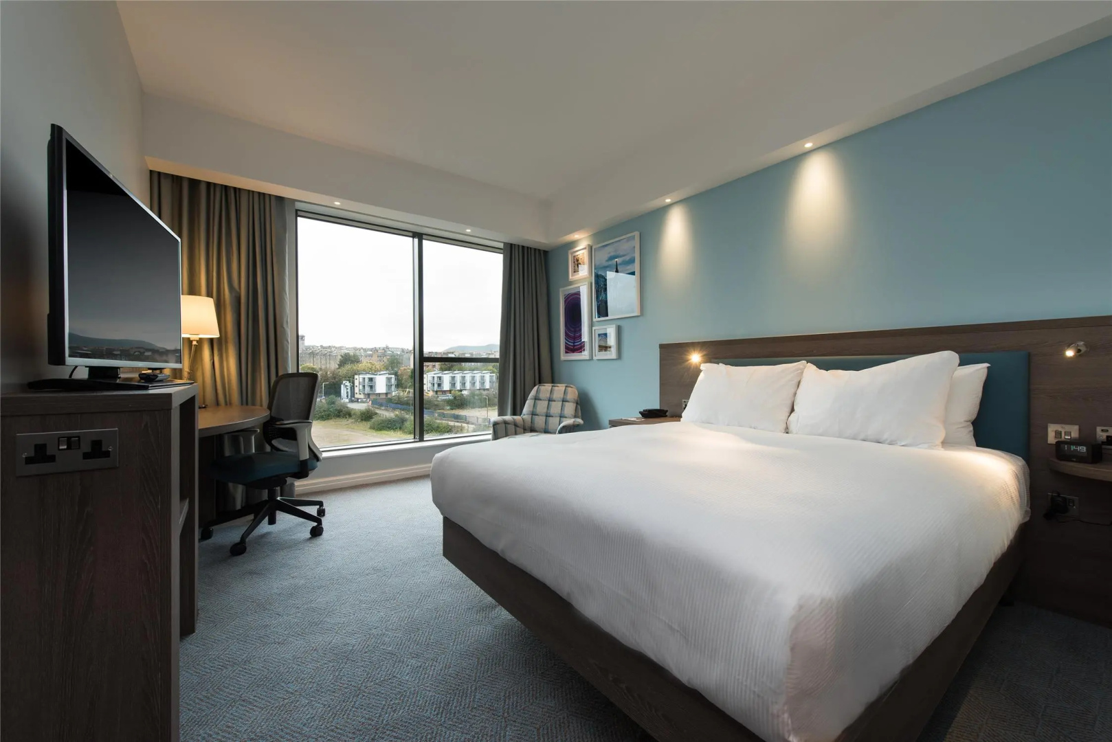 Photo - Hampton by Hilton Edinburgh West End