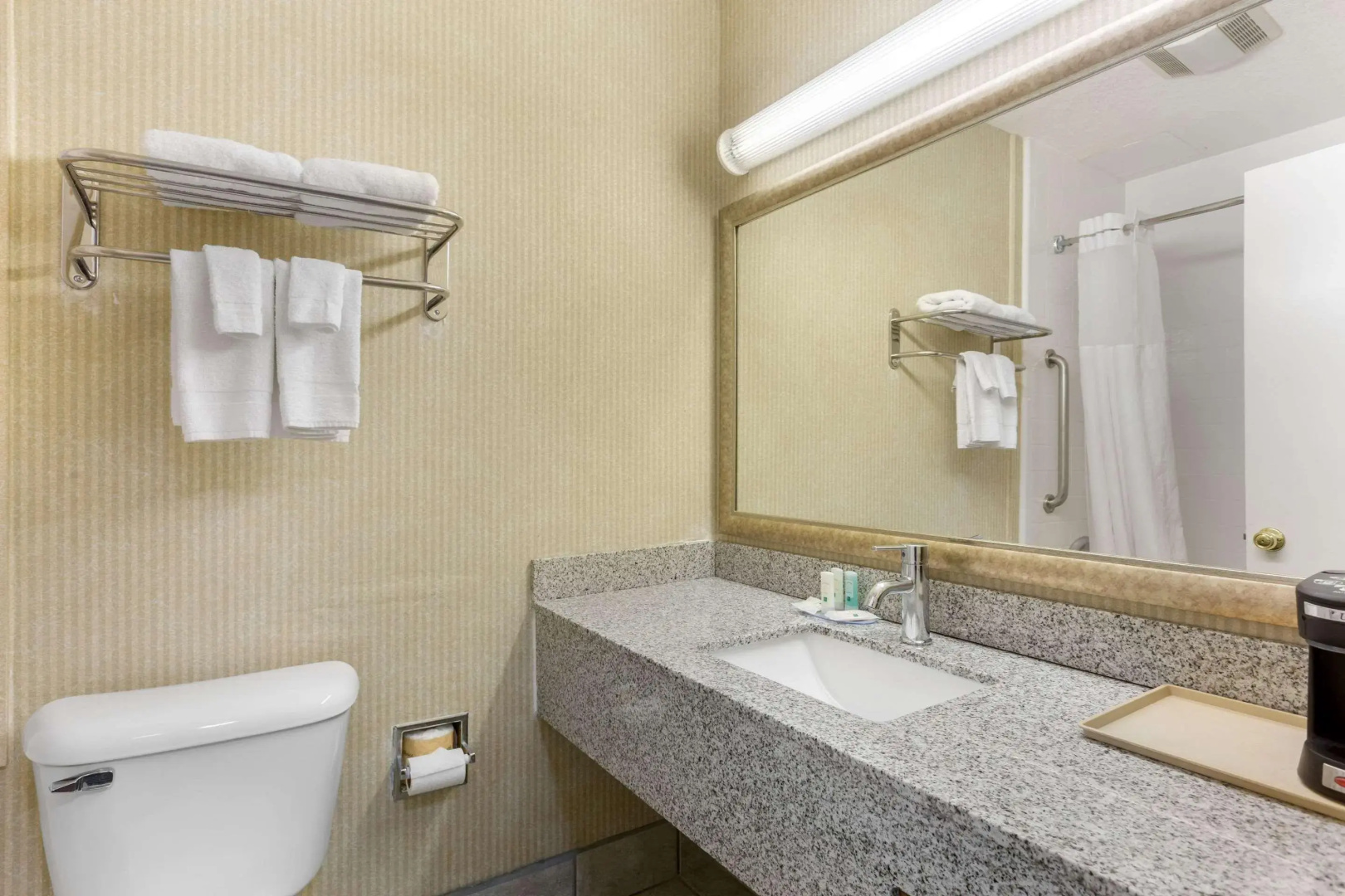 Photo - Quality Inn & Suites Oceanside near Camp Pendleton