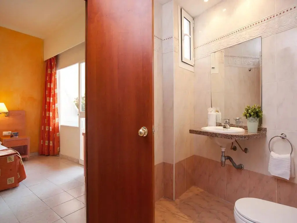 Photo - HM Alma Beach - Adults Only