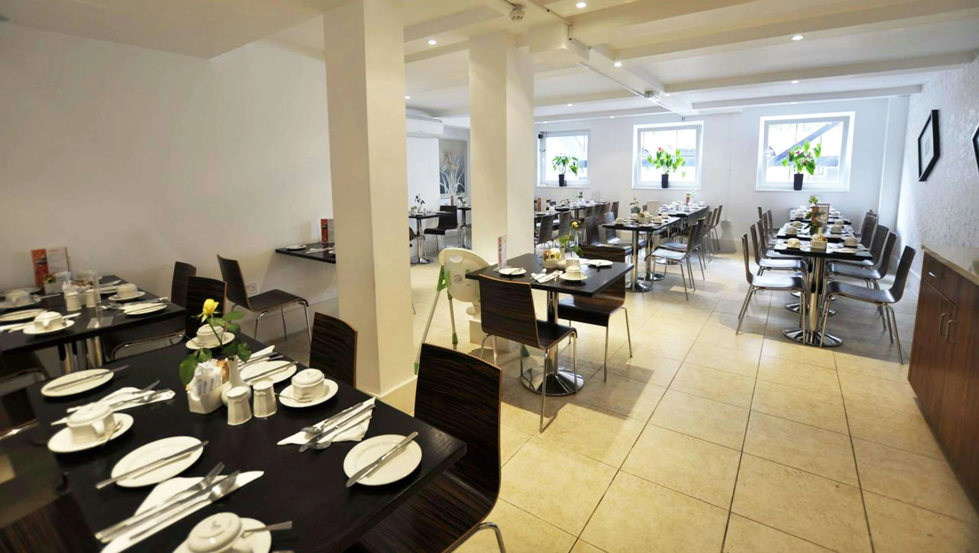 Photo - Kensington Court Hotel