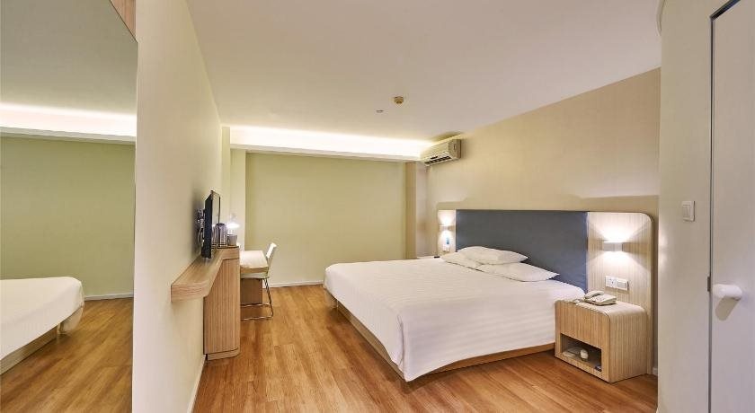Hanting Hotel Shenyang Yuhong Square