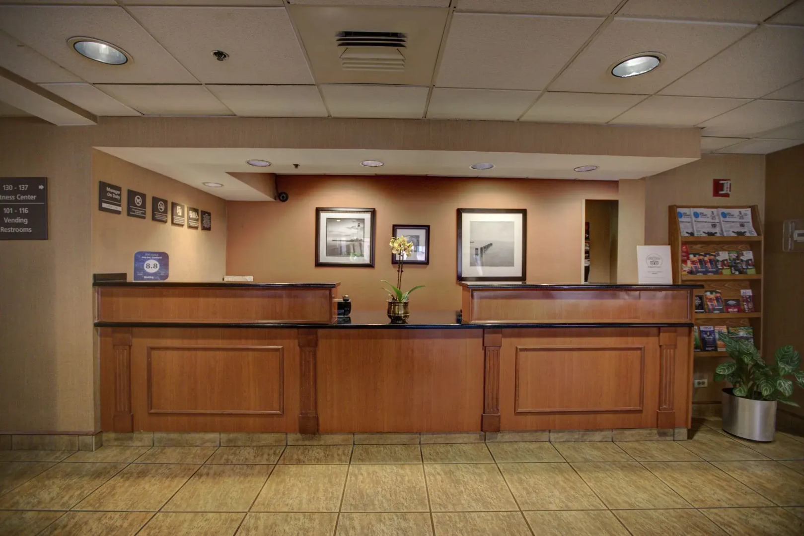 Foto - SureStay Plus Hotel by Best Western Chicago Lombard