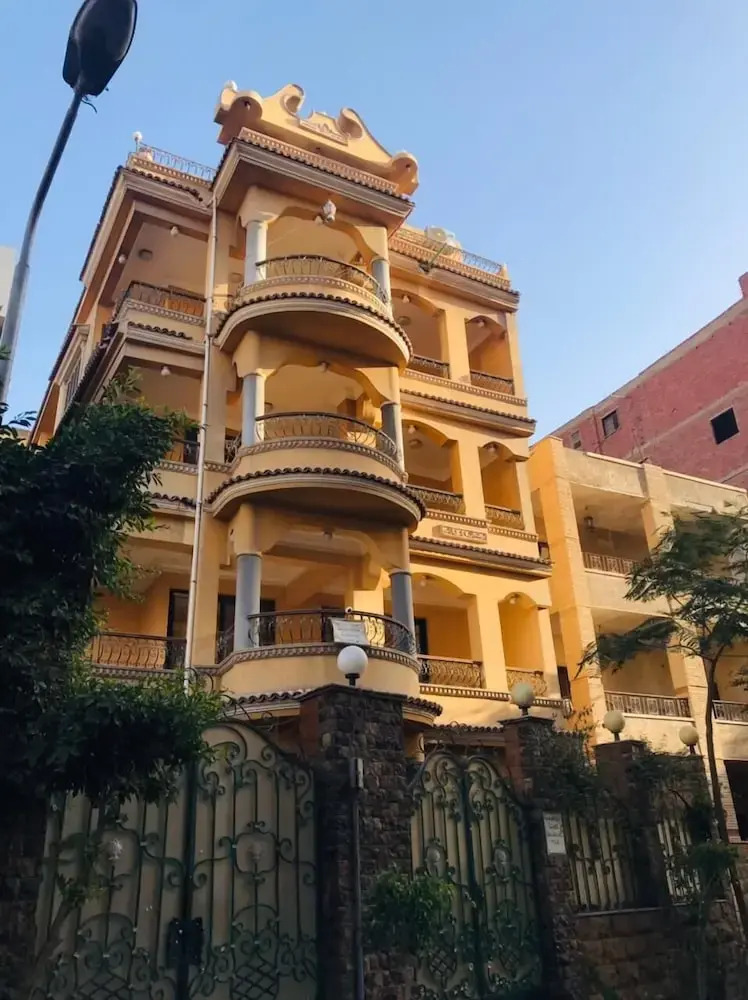 Photo - Sami pyramids inn positive energy