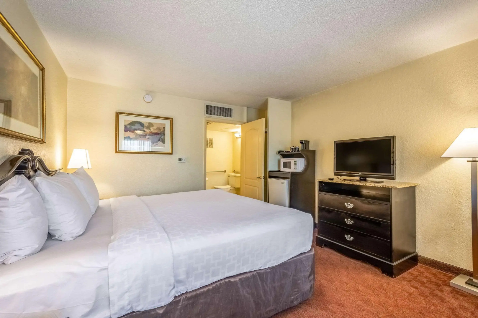 Photo - Clarion Inn & Suites Central Clearwater Beach