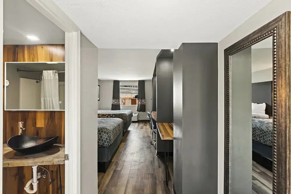 Photo - Scottish Inns Austin North