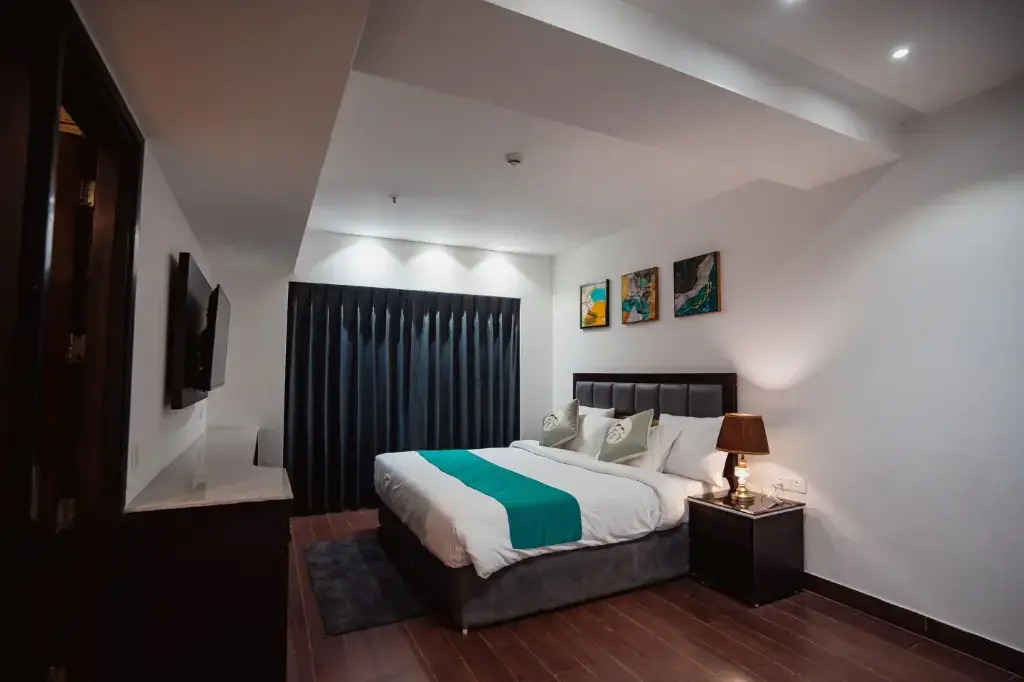 Photo - Saltstayz Select - Malcha & Chankyapuri