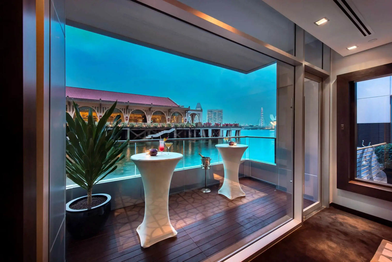 Photo - The Fullerton Bay Hotel Singapore