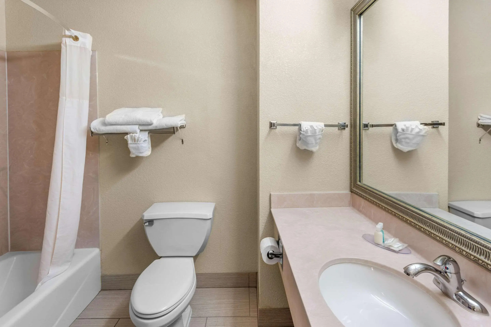 Foto - Clarion Inn & Suites Indianapolis Northwest