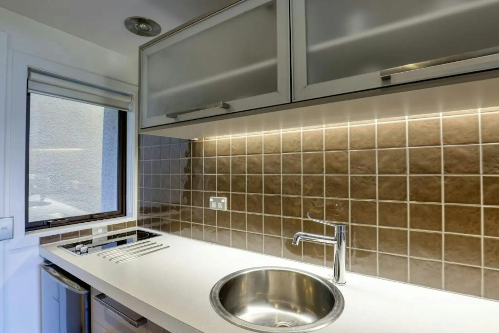 Photo - Garden Court Suites And Apartments