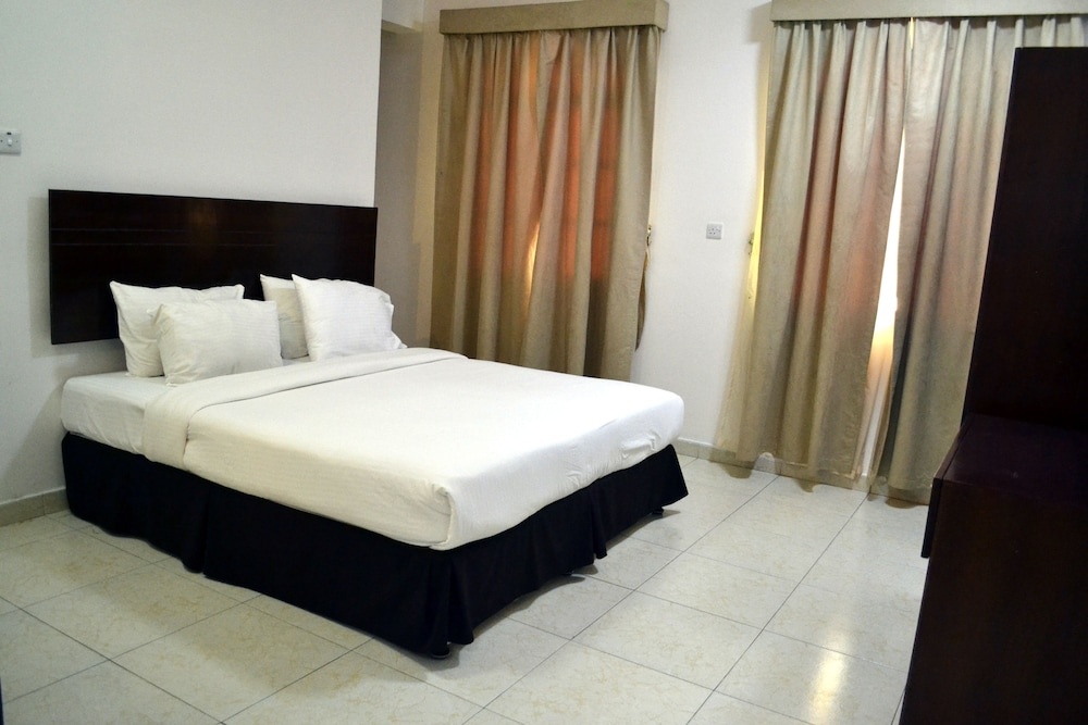 Star Emirates Furnished Apartments 2