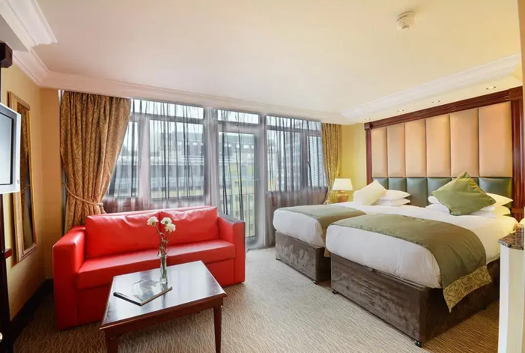 Photo - Montcalm Chilworth Townhouse