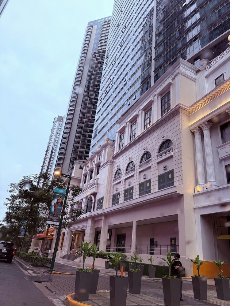 Executive Suites 4 Bedroom Condo Uptown Parksuites Bgc