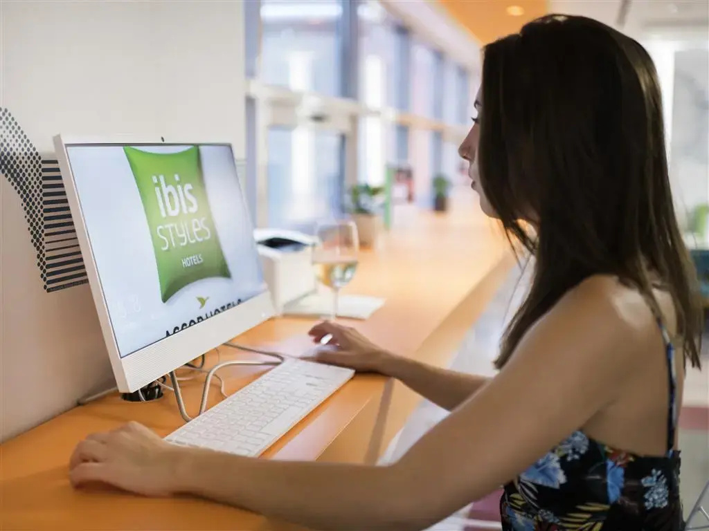 Photo - ibis Styles Athens Routes