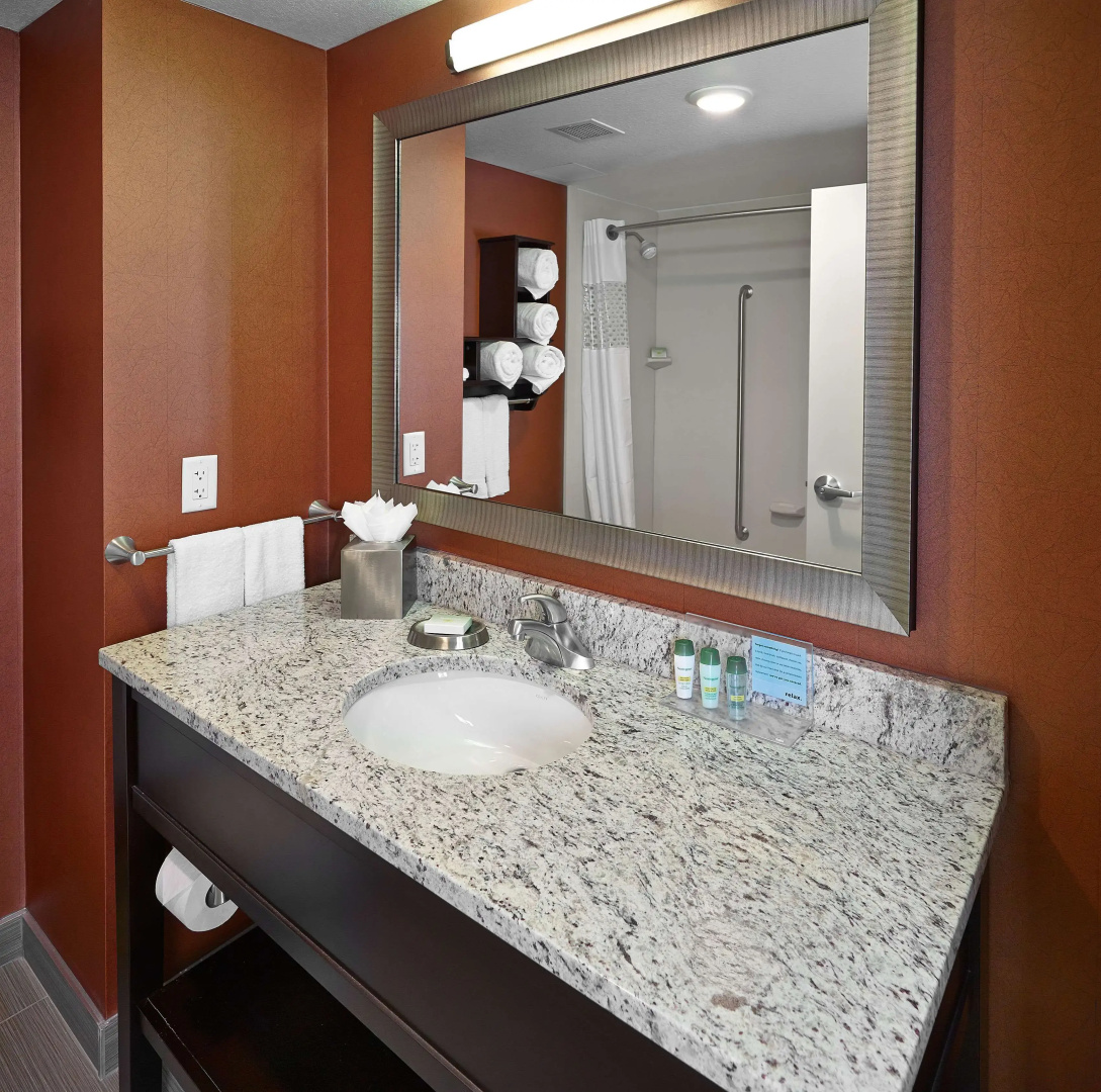 Foto - Hampton Inn by Hilton Calgary Airport North