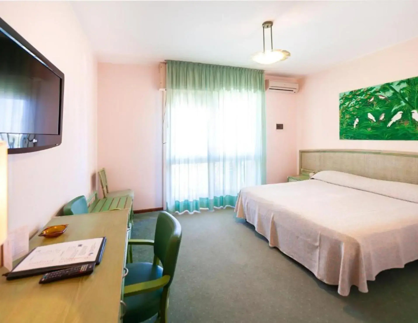 Photo - Hotel American
