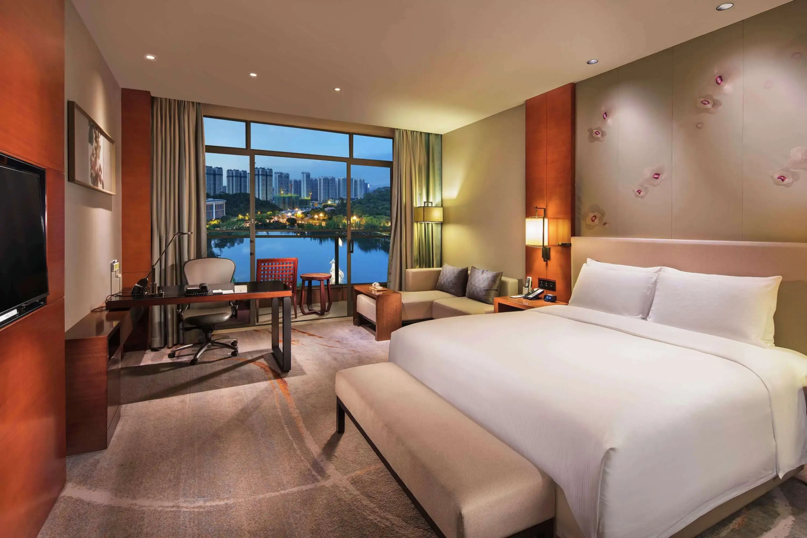 Photo - DoubleTree by Hilton Guangzhou Science City-Free Shuttle Bus Service During Canton Fair Period