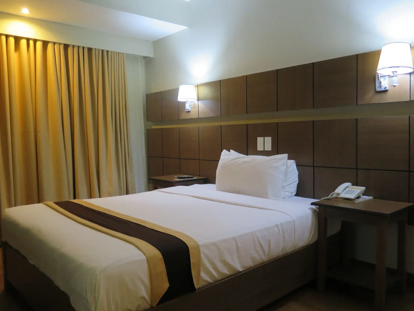 Foto - The Pinnacle Hotel and Suites