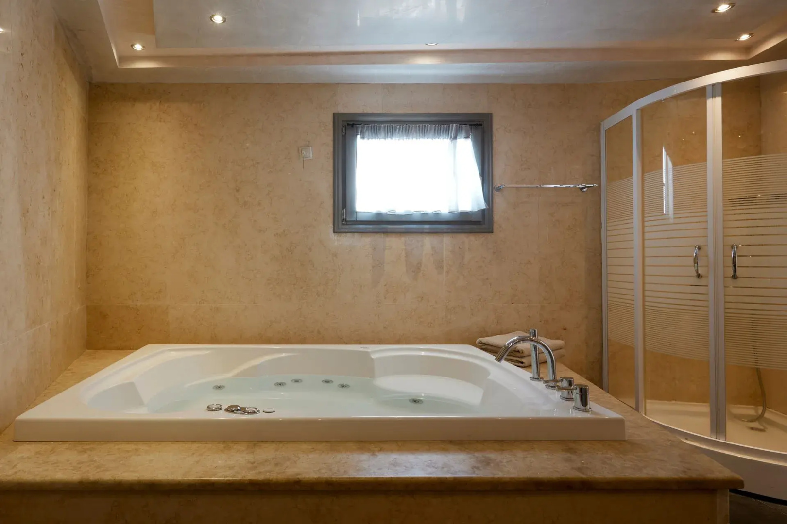 Photo - Petit Palace
