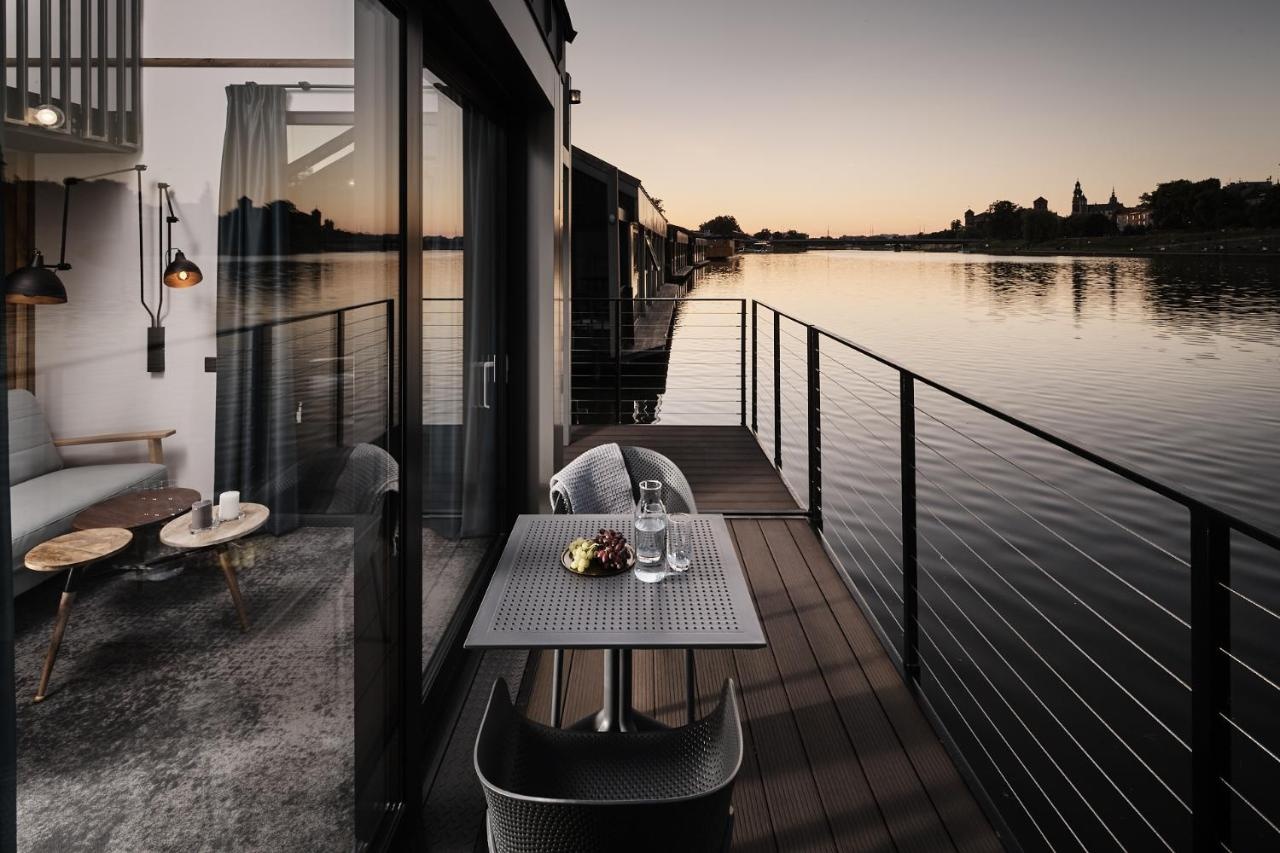 Photo - New Port Hotel