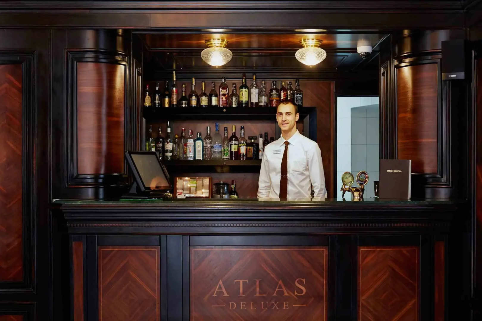 Photo - Atlas Deluxe