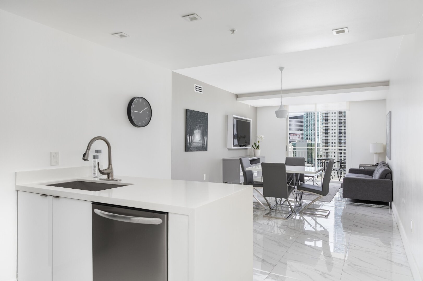 Photo - Fortune House Hotel Suites