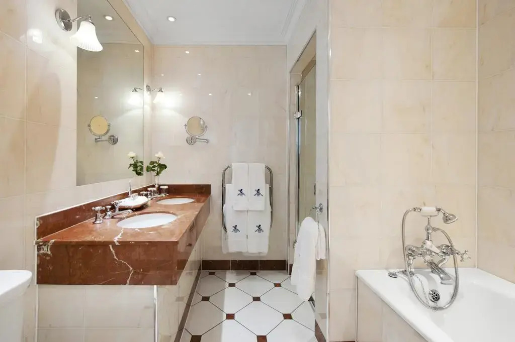 Photo - The Ritz London