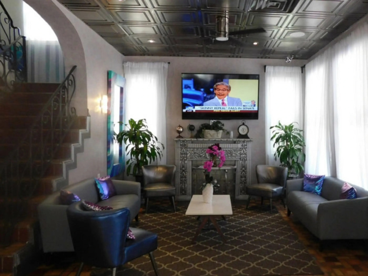 Photo - Nine20 Collins Apartments by Lowkl