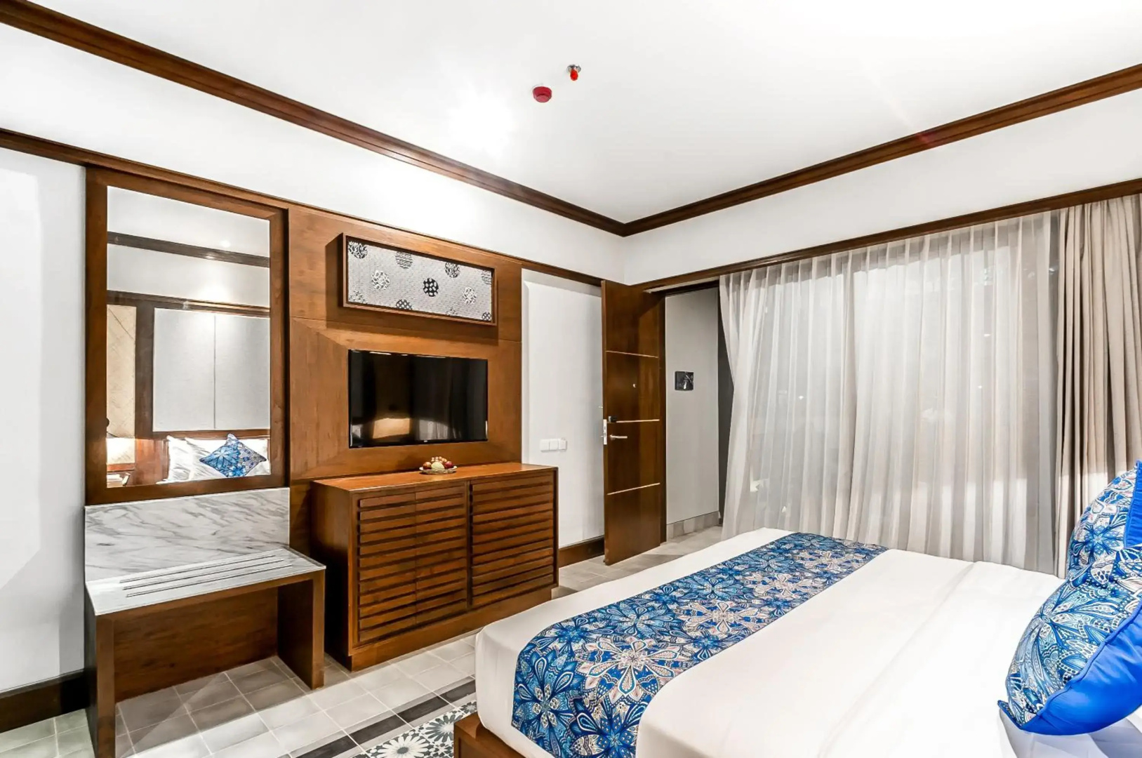 Photo - Lovina Beach Club & Resort