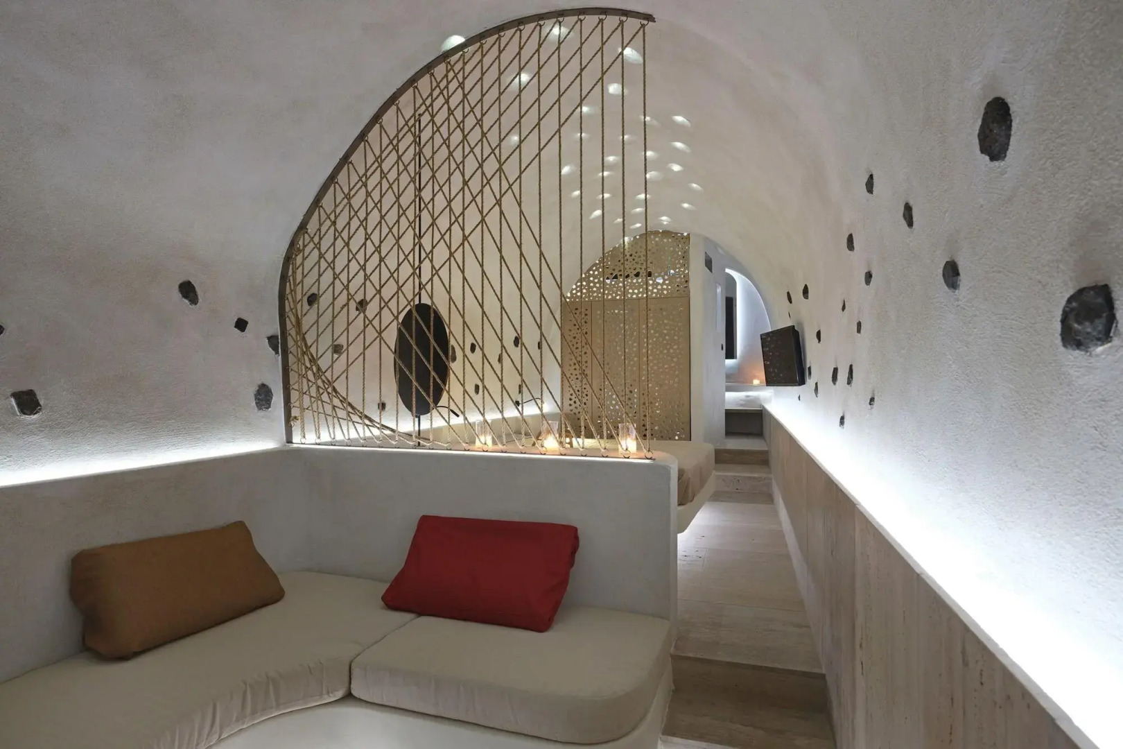 Photo - Andronikos Canaves