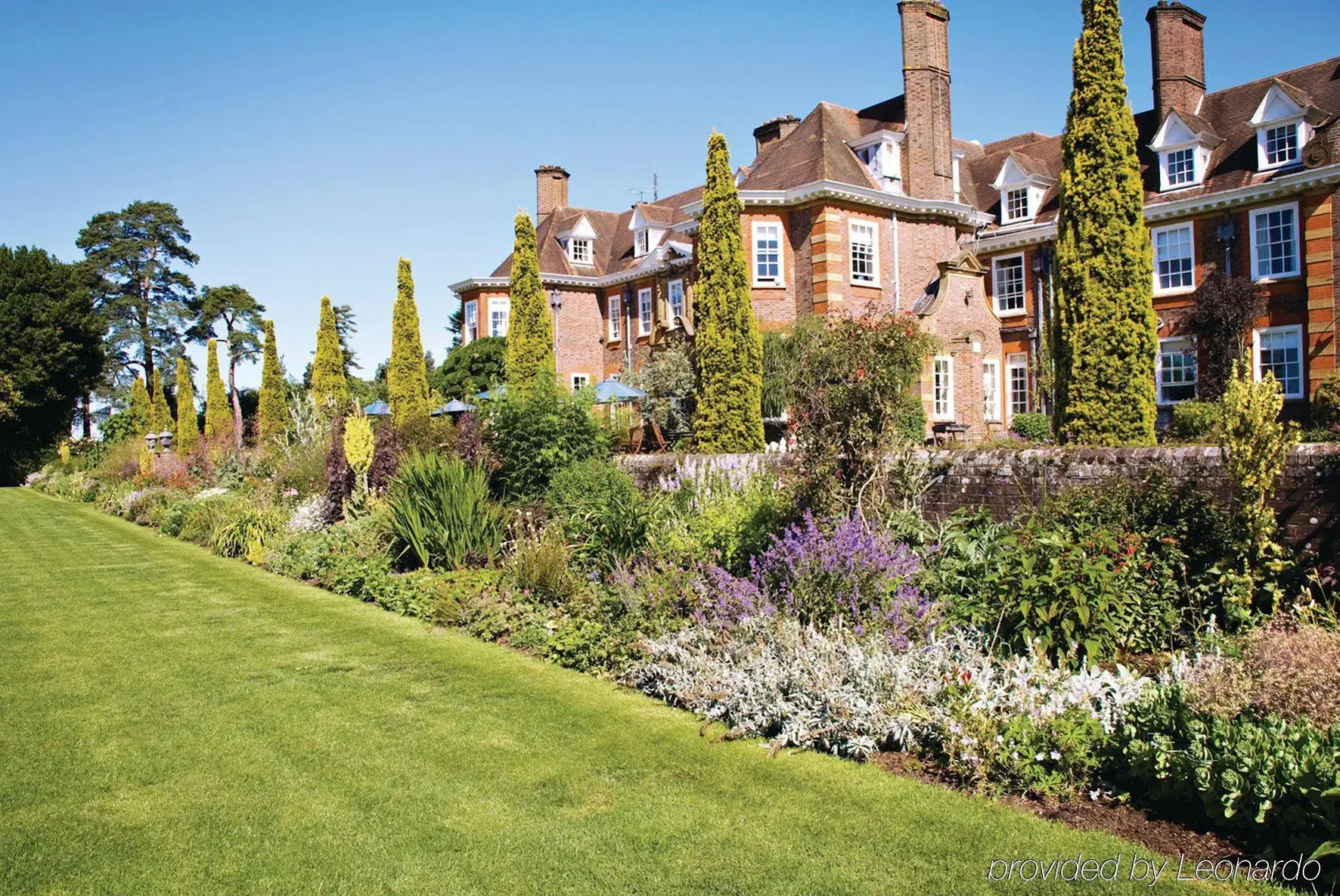 Photo - Barnett Hill - Luxury Hotel