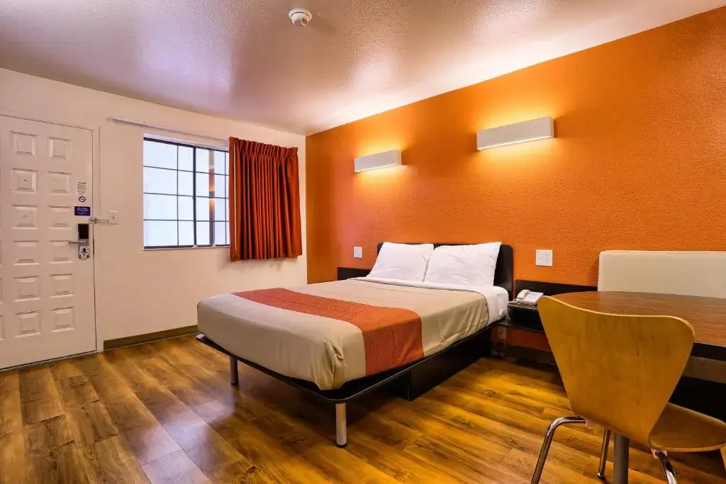 Photo - Super 8 by Wyndham Petaluma