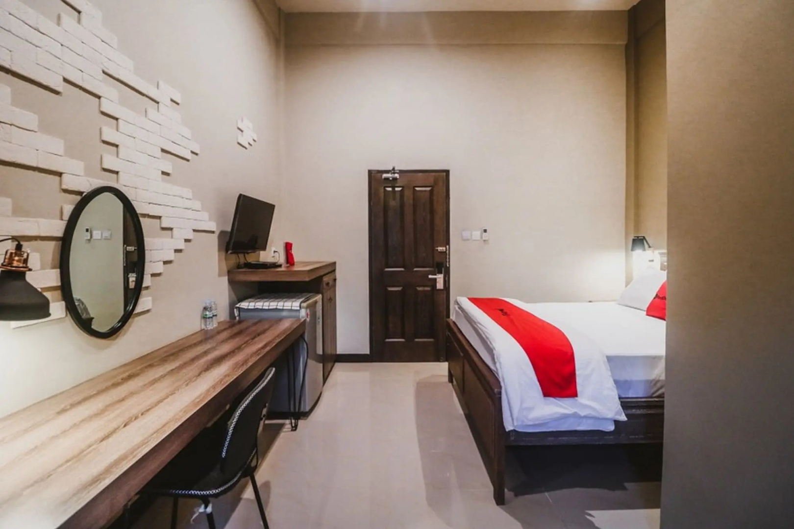 Photo - RedDoorz Plus near Mall Slipi Jaya