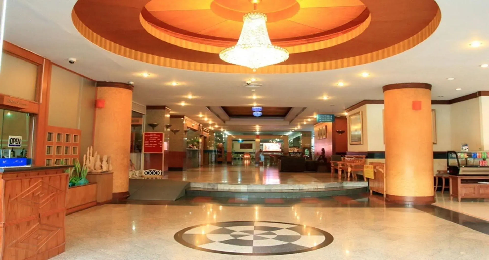 Photo - Summit Pavilion Hotel