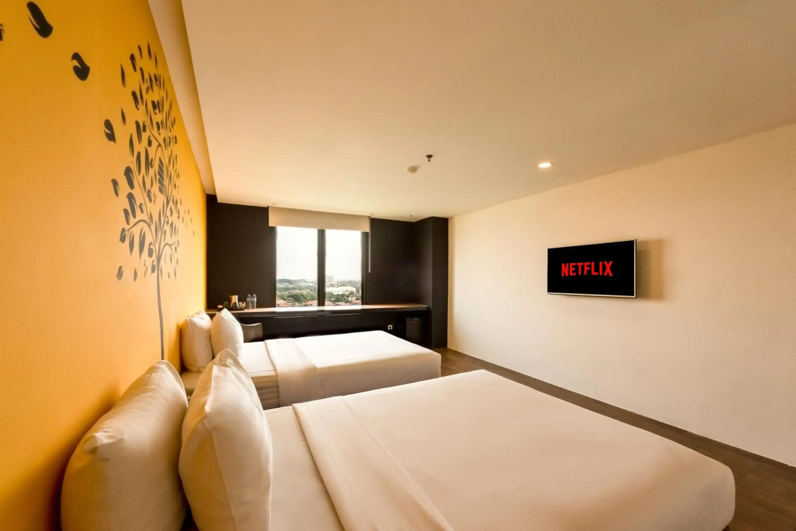 Foto - Yellow Bee Tangerang