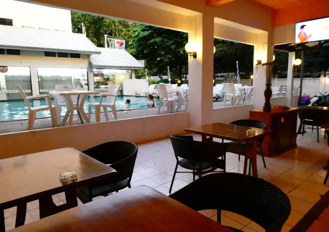 Photo - MANGO Lagoon Place