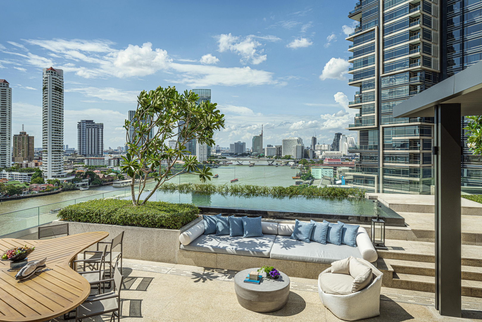 Photo - Four Seasons Hotel Bangkok at Chao Phraya River