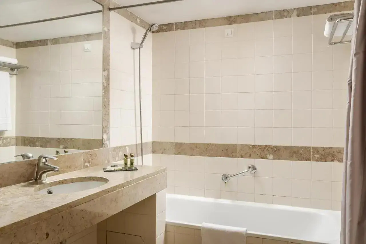 Photo - B&B Hotel Sado Setúbal