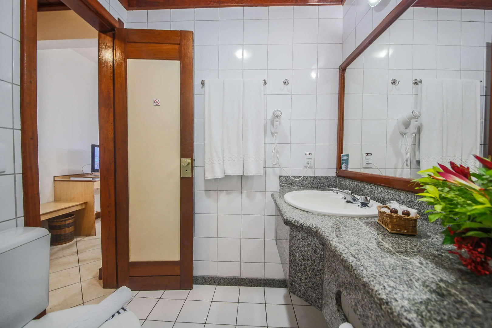 Photo - Best Western Shalimar Praia Hotel