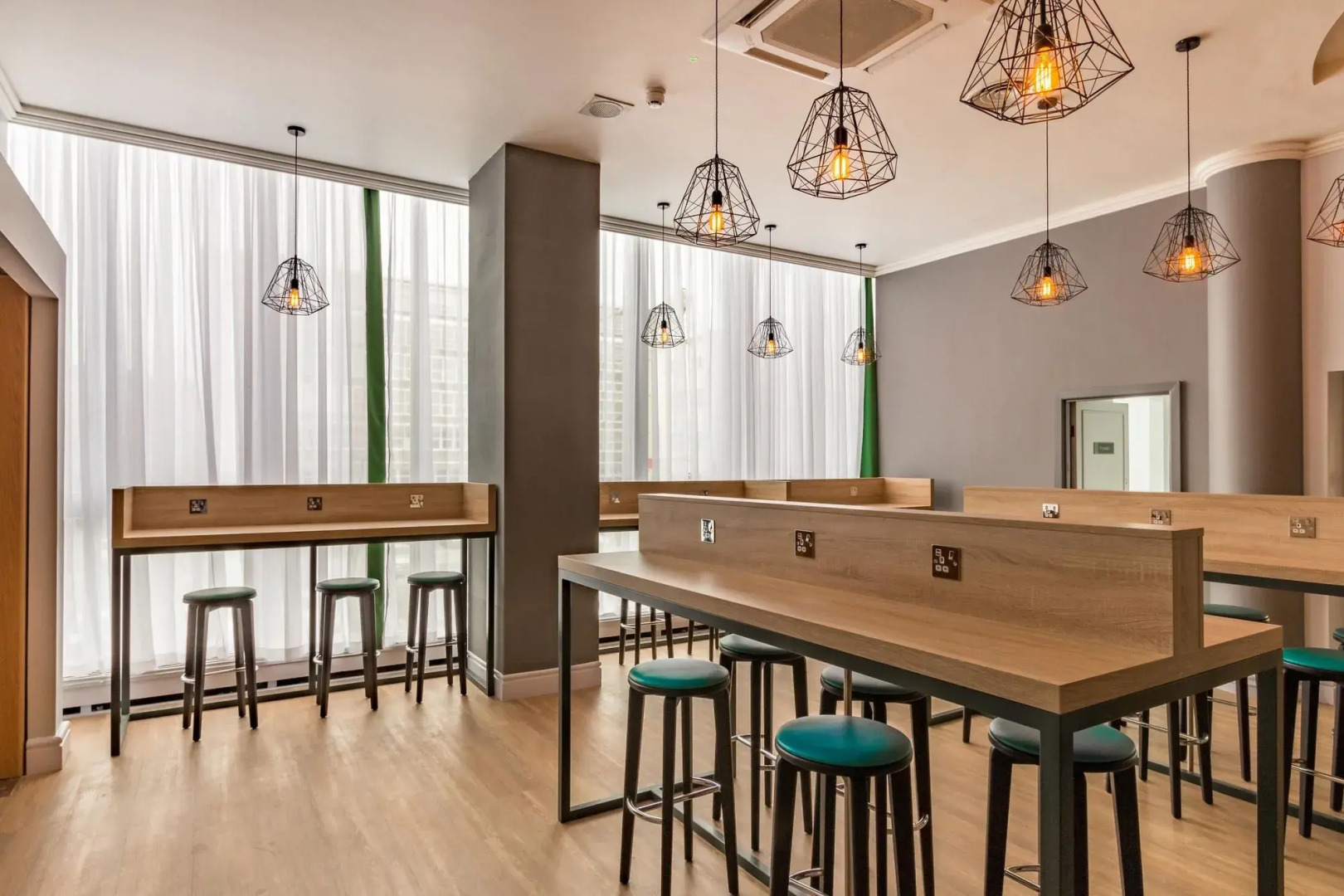 Photo - Thistle Express London Luton