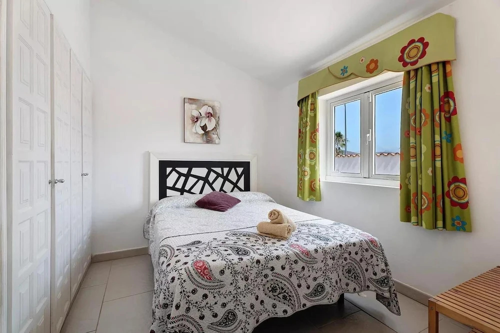 Foto - Exceptional 3 Bed Villa Malpas, Sleeps 6, H/pool