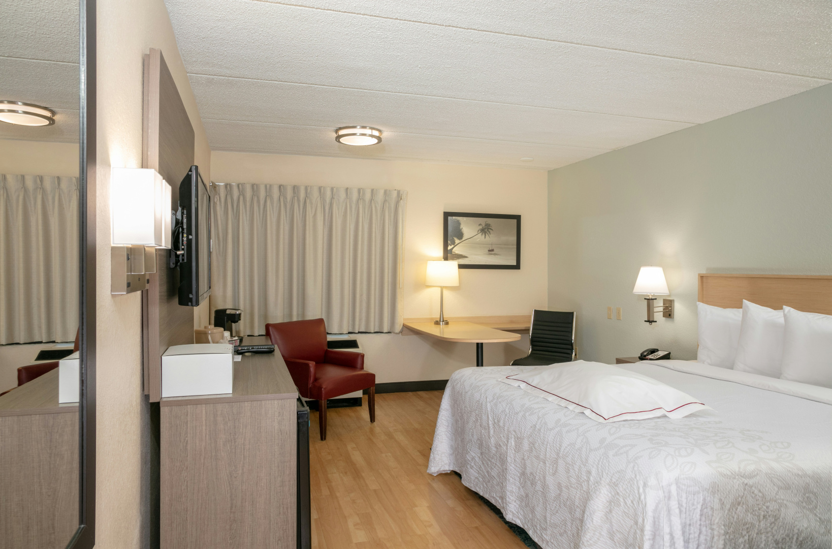 Photo - Red Roof Inn PLUS+ Miami Airport