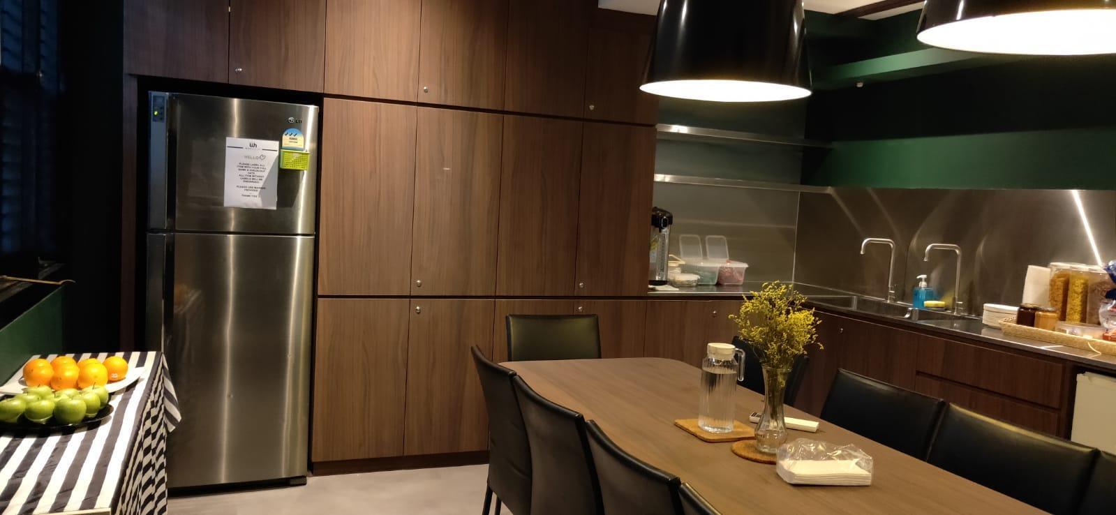 Foto - Wink at Mosque Street