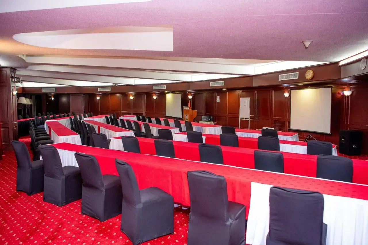 Photo - Nairobi Safari Club by Swiss-Belhotel