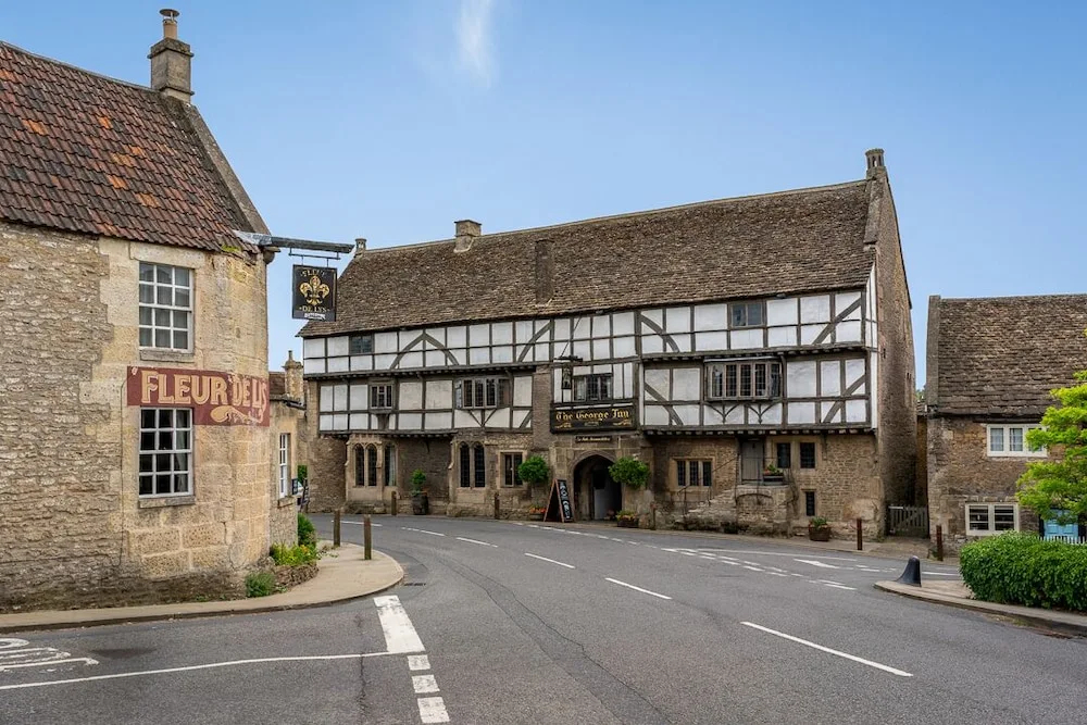 Foto - The George Inn & Plaine