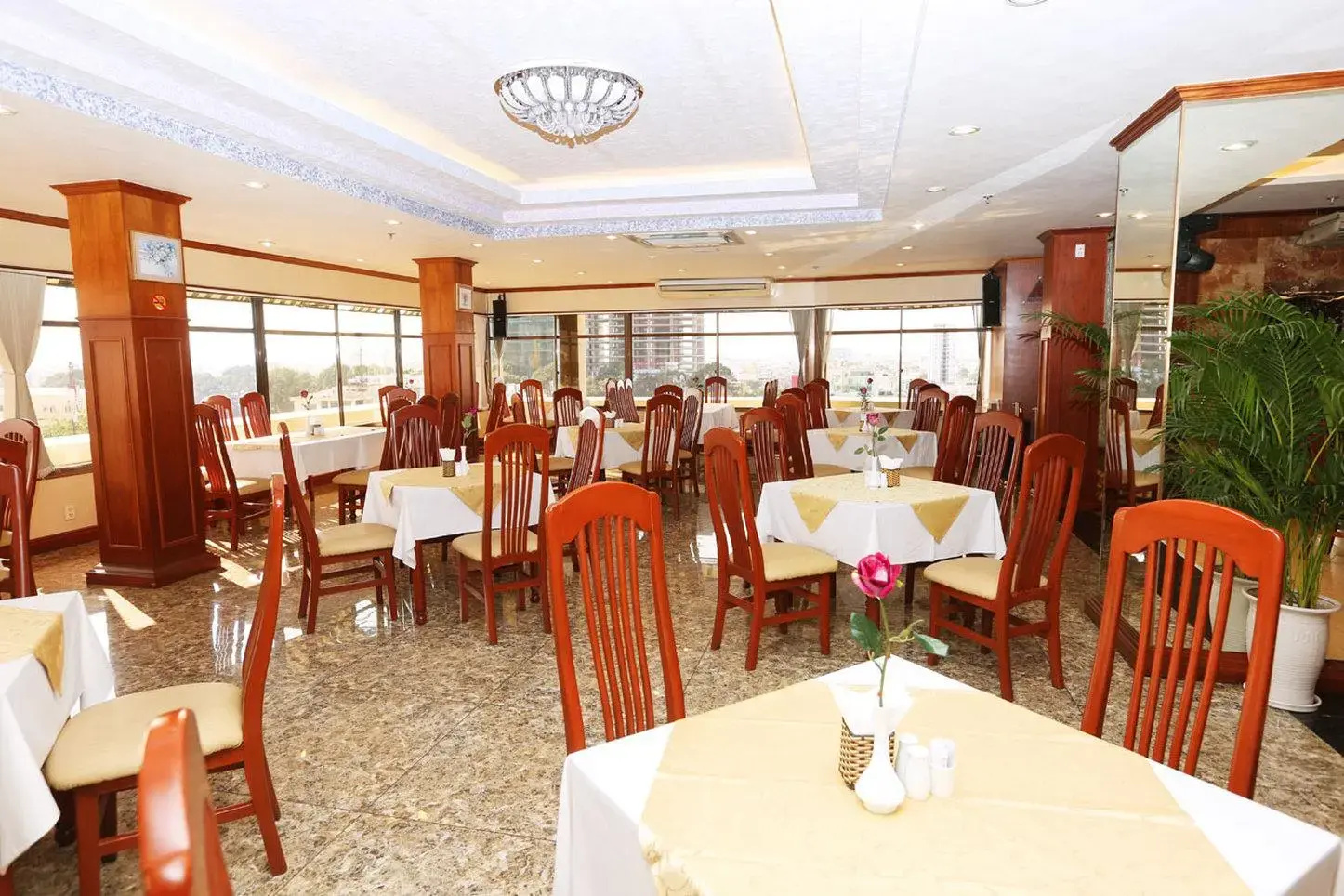 Photo - Lotus Saigon Hotel