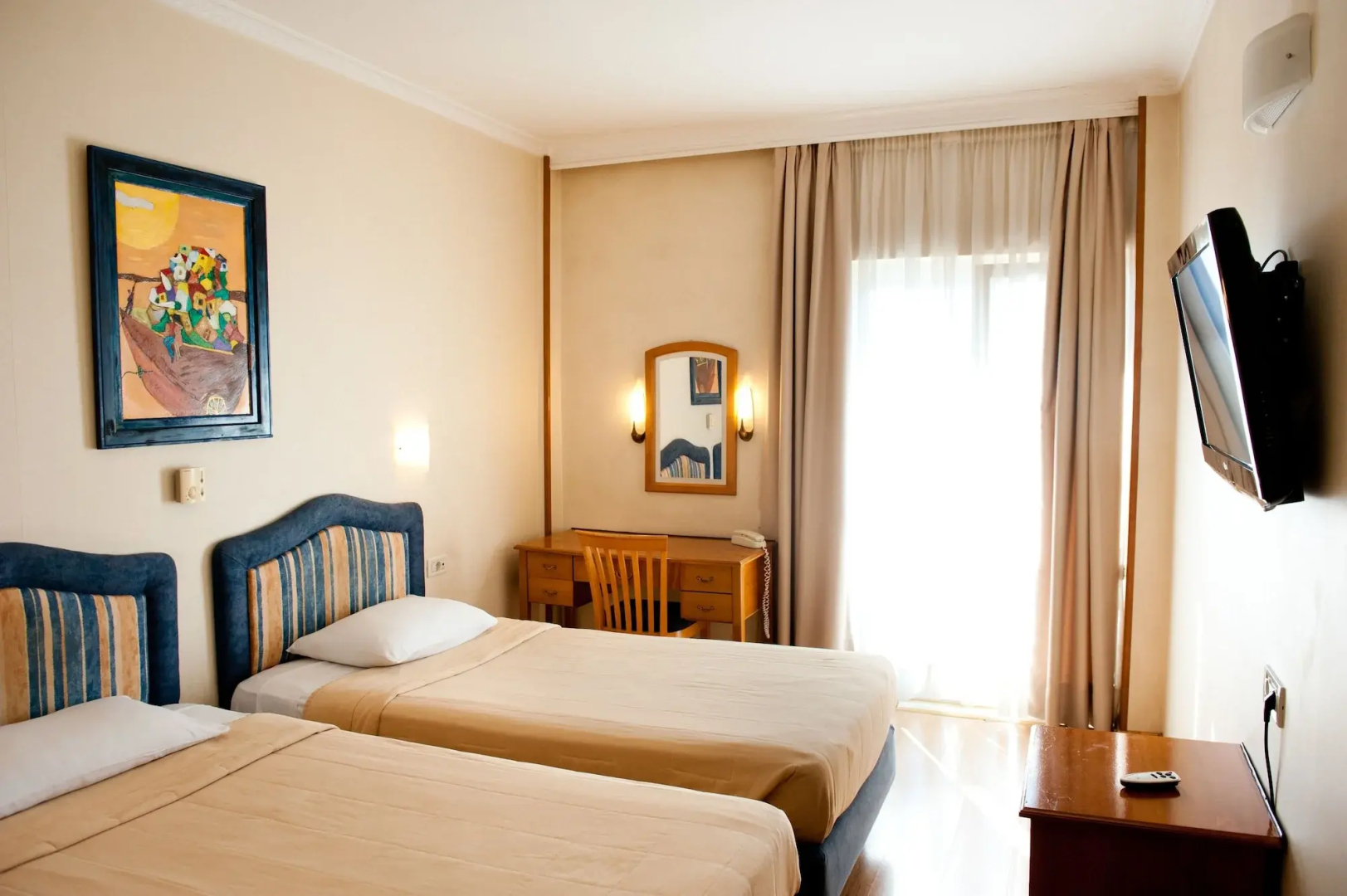 Photo - Hotel London