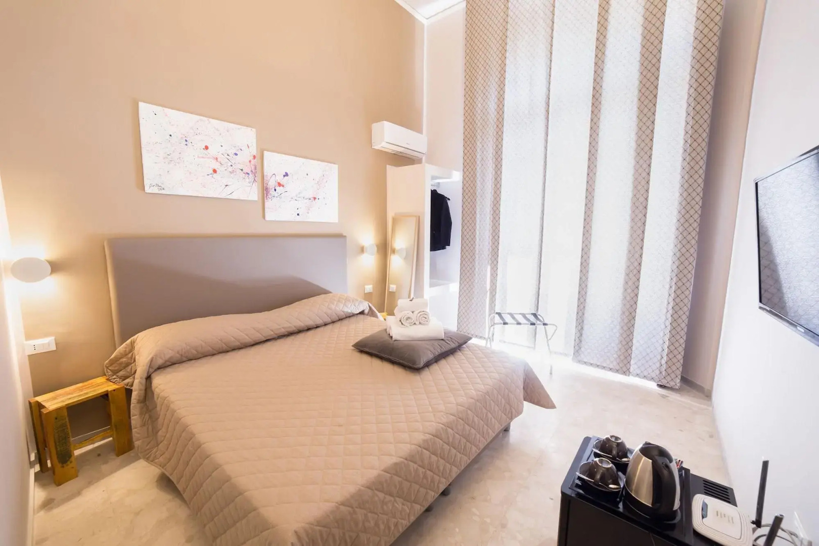 Photo - P.C. Boutique H. Vesuvius, Napoli Centro, by ClaPa Group